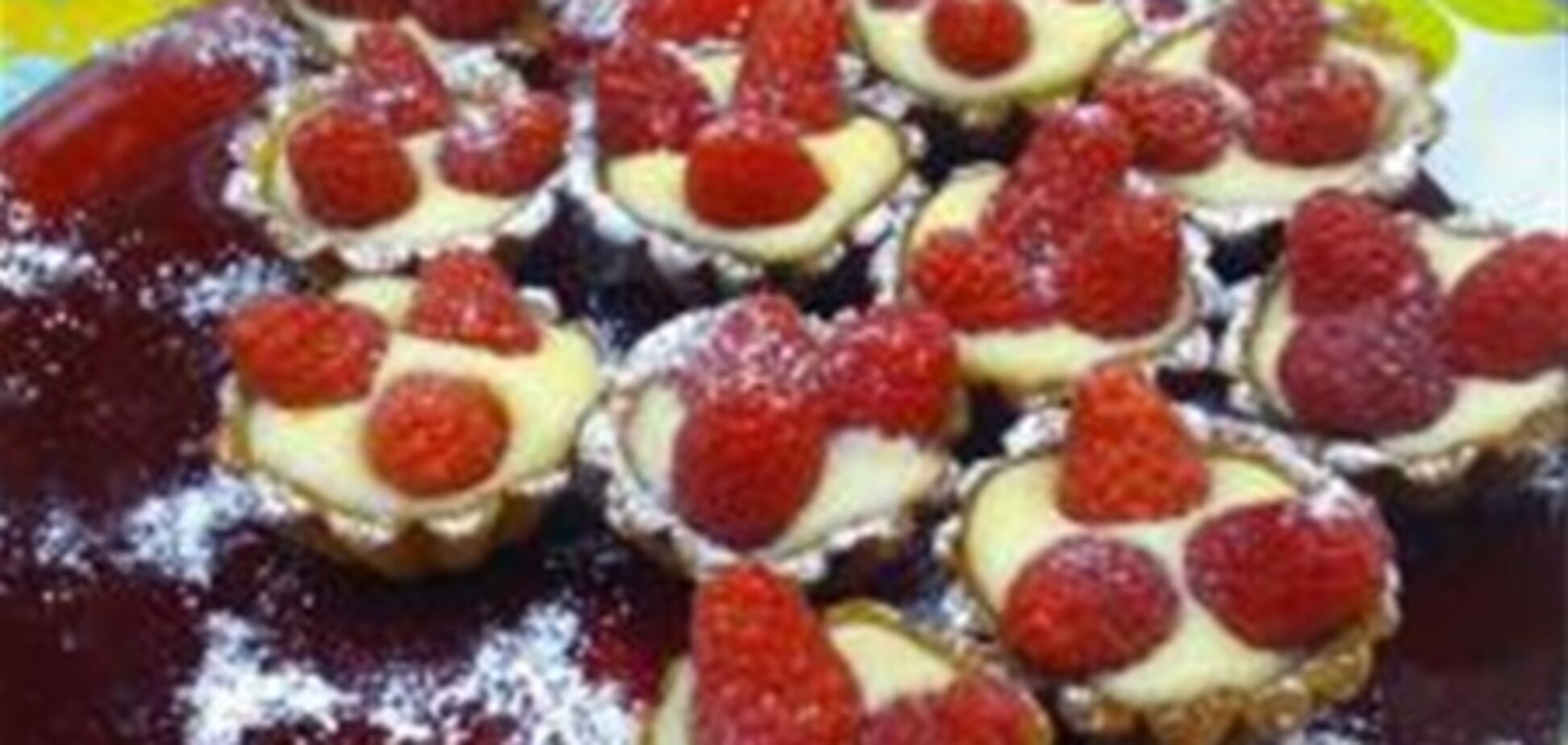 Песочные корзиночки с малиной