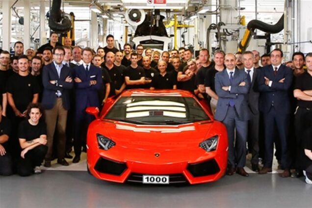 Lamborghini выпустила тысячный Aventador. Фото