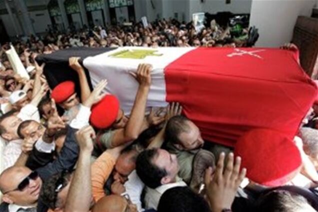 Новый президент Египта не пришел на похороны зама Мубарака