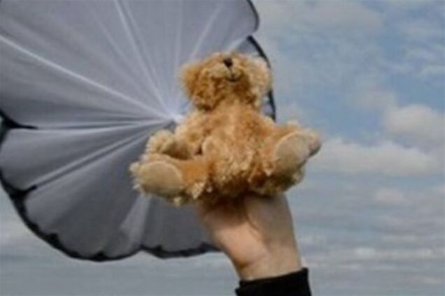 У Білорусі заарештували 16-річну дівчину за фото 'плюшевих ведмедиків'