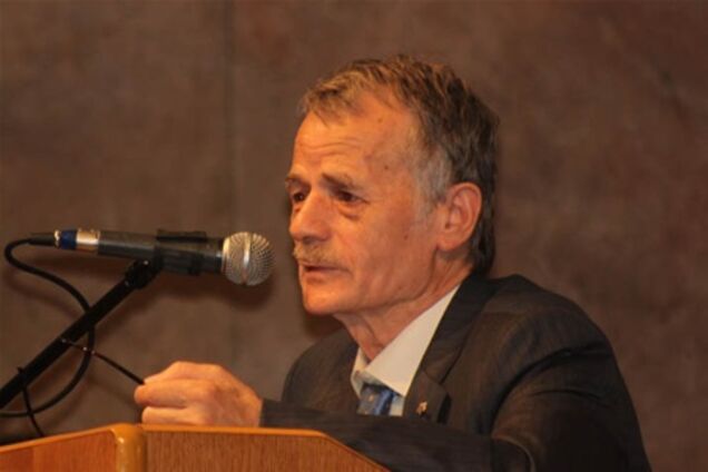 Курултай кримських татар розпочався з протестів