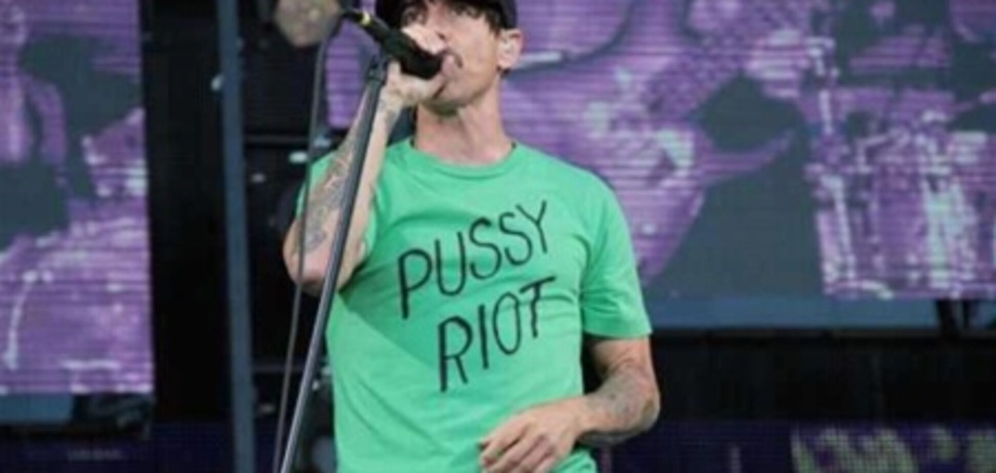 Red Hot Chili Peppers снова поддержали Pussy Riot