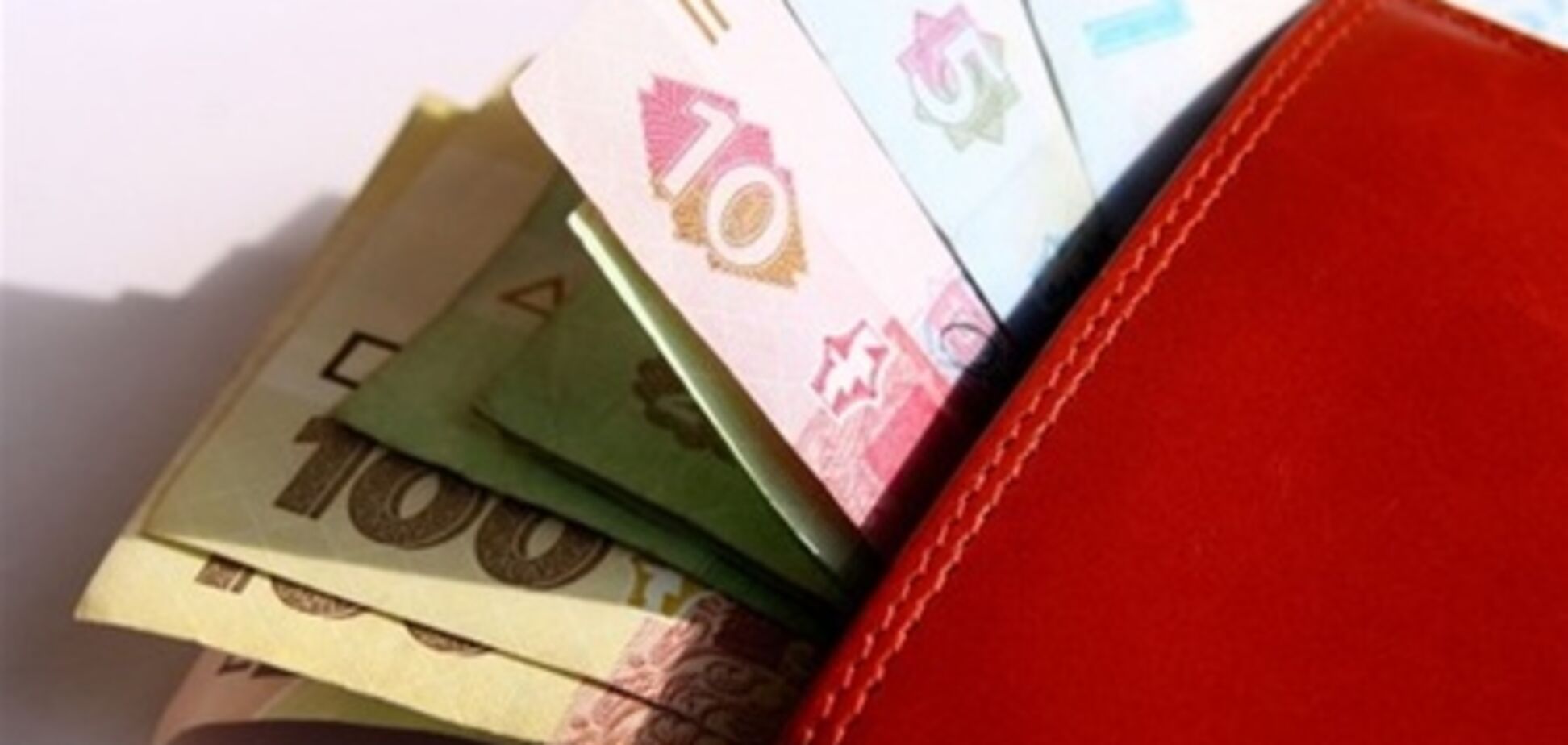 Украинцы жалуются, что им занижают зарплаты