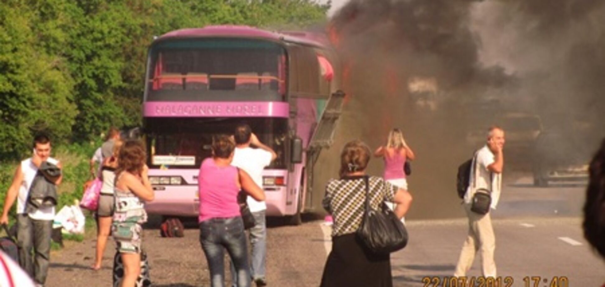 У Харкові на ходу загорівся автобус з 60 пасажирами