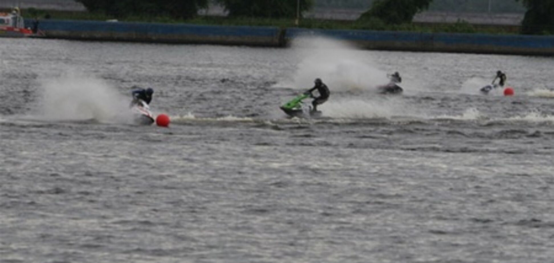 На водной 'Формуле-1' в Вышгороде выиграли финны