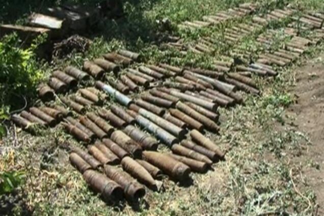 На Запорожье возле жилых домов нашли сотни снарядов