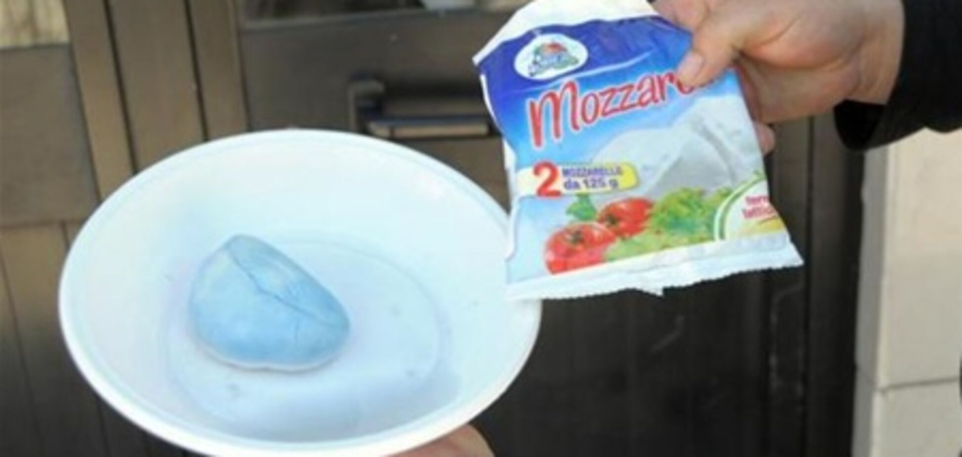Итальянский голубой сыр моцарелла – опасен