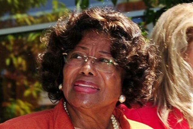 Маму Майкла Джексона лишили права опекунства над его детьми