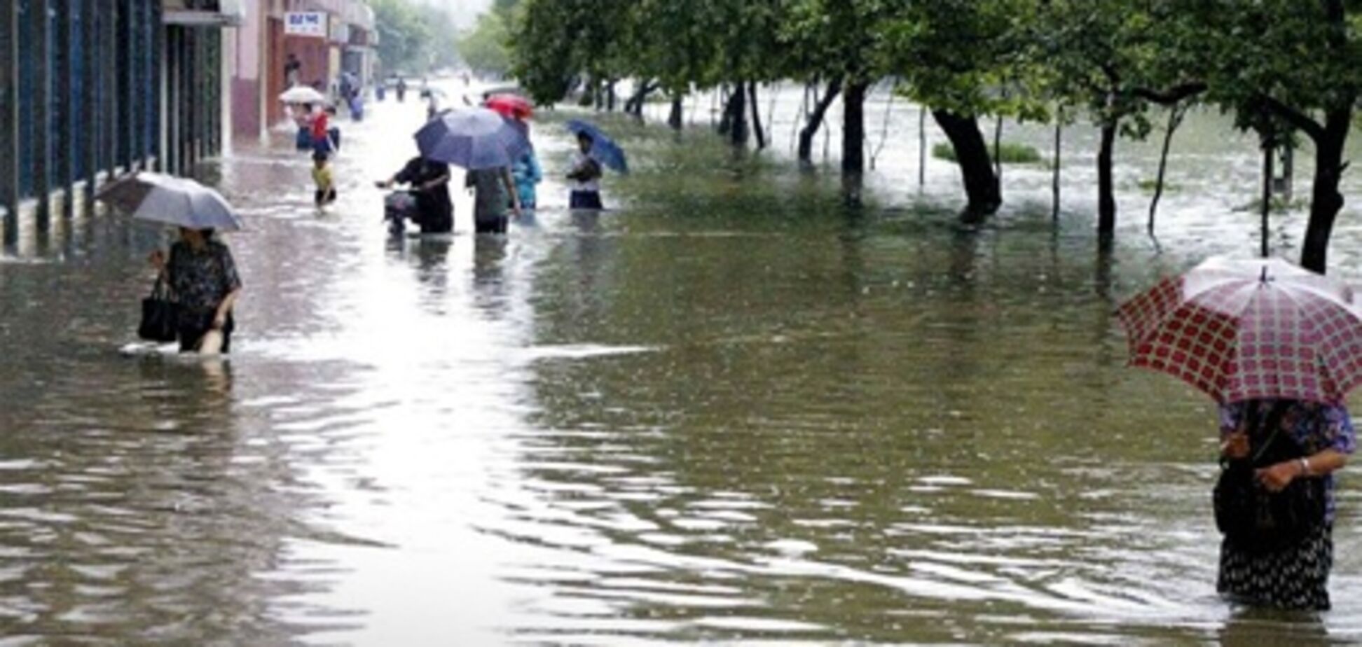 В результате наводнения в КНДР погибли 88 человек