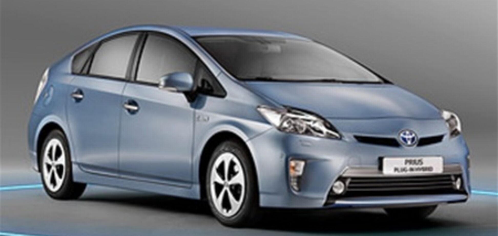 Князь Монако стал первым обладателем подзаряжаемого 'Приуса'
