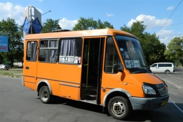 У Миколаєві з маршрутки на ходу випав пасажир