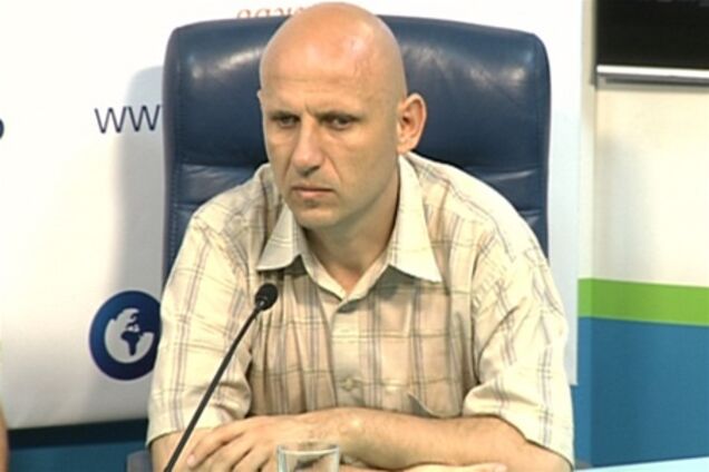 Литвин подпишет скандальный языковой закон – политолог