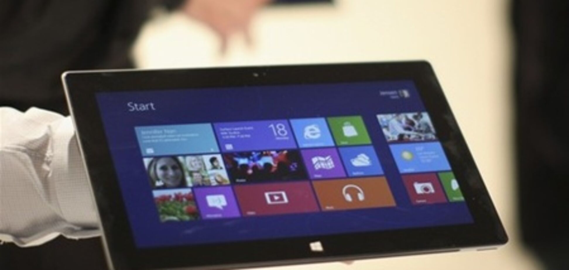 Microsoft представит свой планшет одновременно с Windows 8 