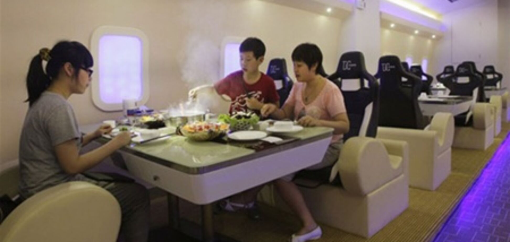 'Ресторан-самолет' открылся в Китае