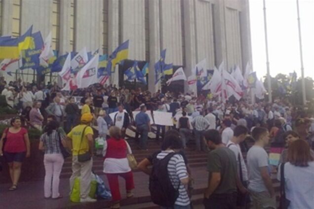 Литвин намерен подать в отставку - Яценюк