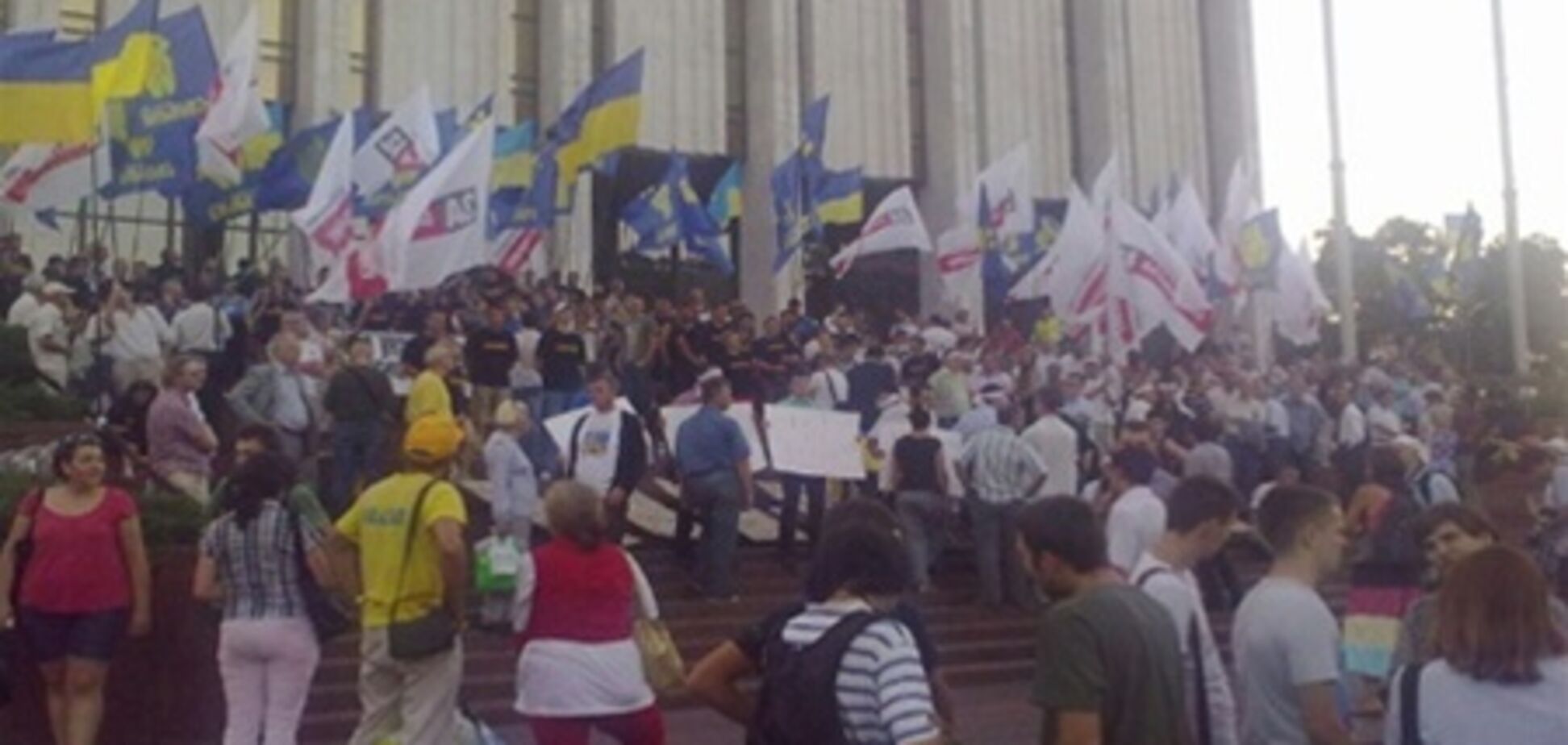 Литвин намерен подать в отставку - Яценюк