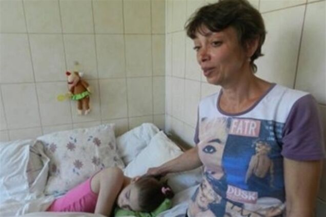 Маму Саши Поповой из реанимации перевели в хирургию