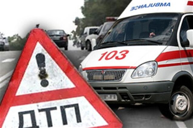 У Харкові вантажівка зіткнулася з автобусом: 11 постраждалих
