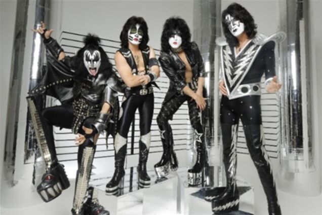 Kiss выпускает новый альбом 'Monster'