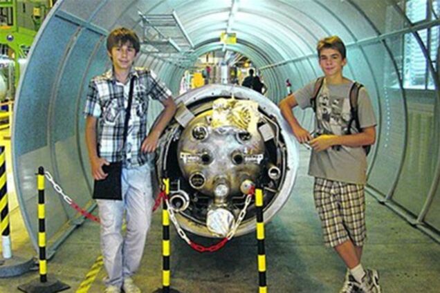 Юные украинцы увидели коллайдер