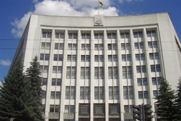 Тернопольский облсовет вслед за Львовом объявил бойкот губернатору