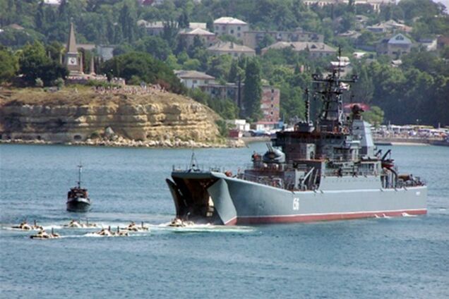 Совместный парад кораблей ВМС Украины и ЧФ РФ пройдет в Севастополе