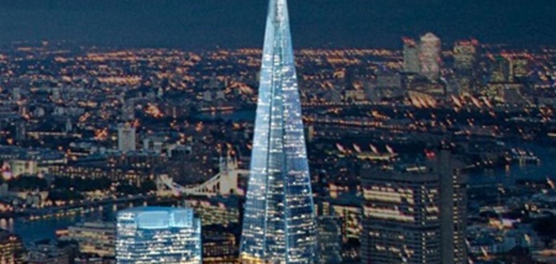 Самый высокий небоскреб Европы открыли лазерным шоу. Видео