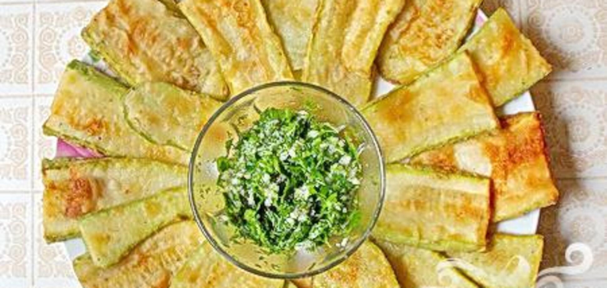 Хрустящие кабачки с чесночным соусом