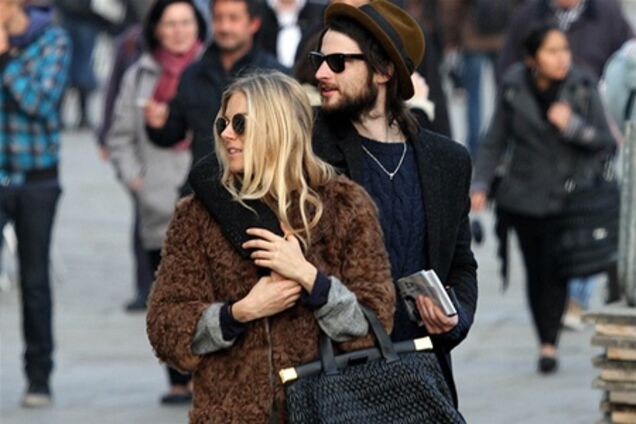 Сиенна Миллер родила первенца