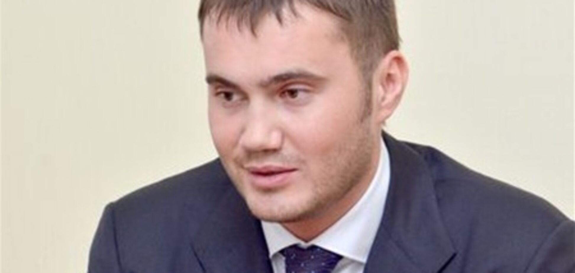 Янукович-молодший працював барменом