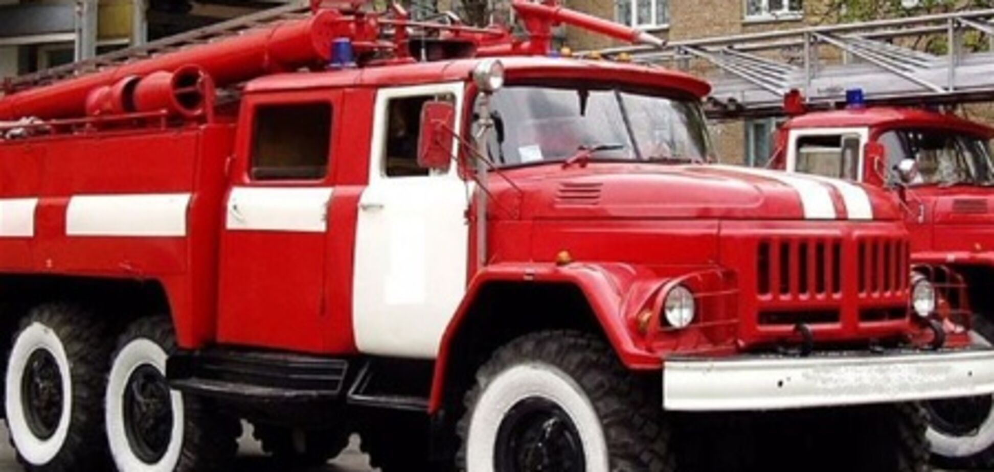 Киевские пожарные тушили кафе из-за цветочного горшка