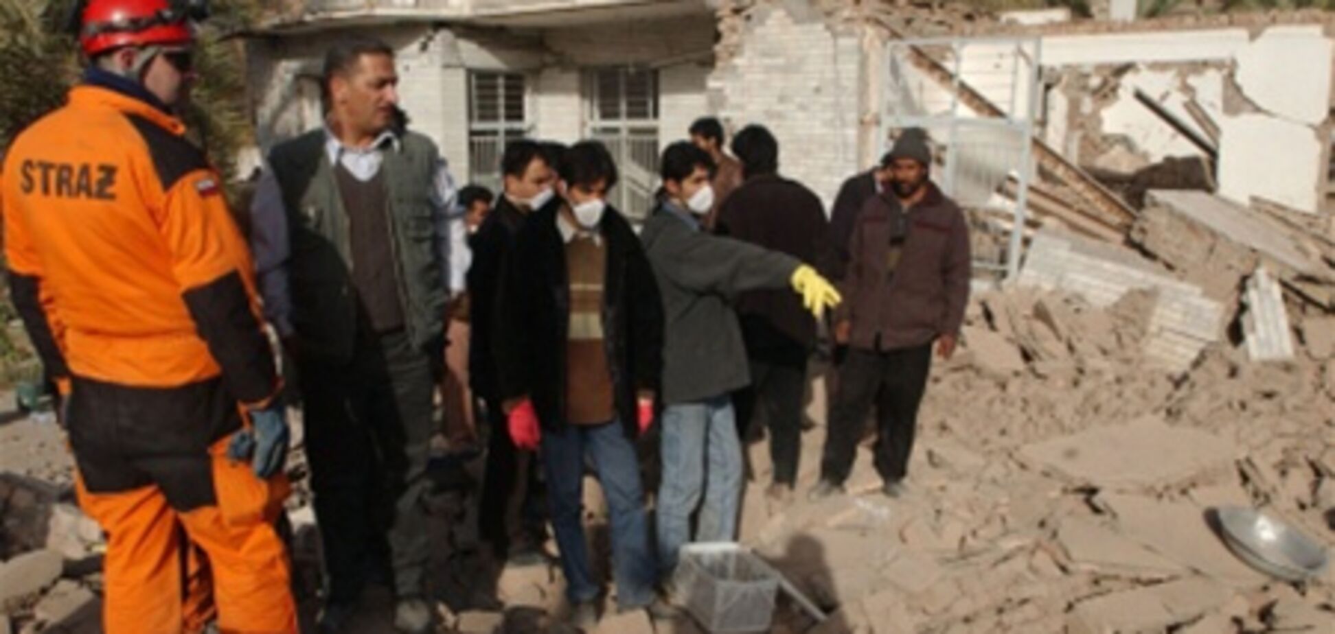 Растет число жертв землетрясения в Иране. Обновлено