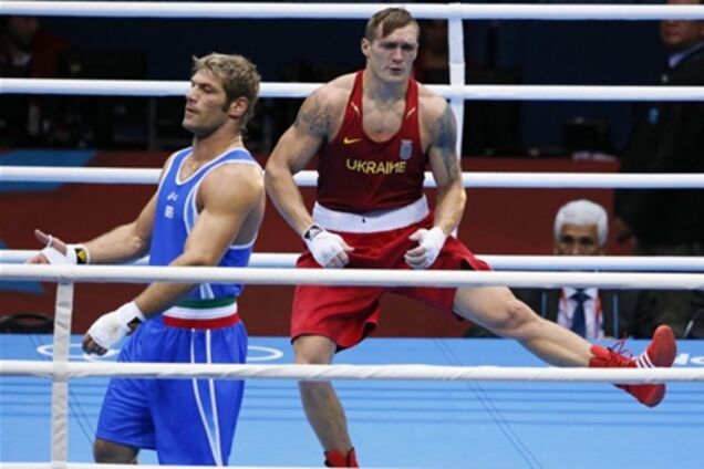 Усик танцует гопак