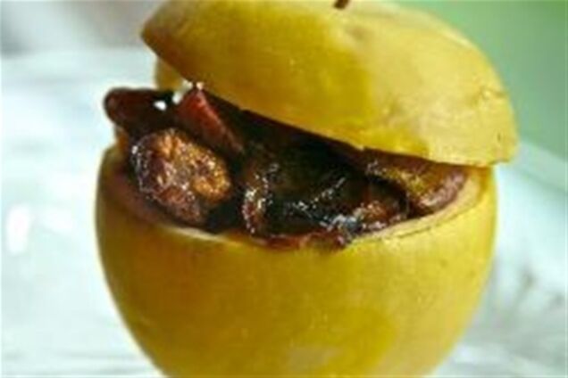 Куриная печень с яблоком