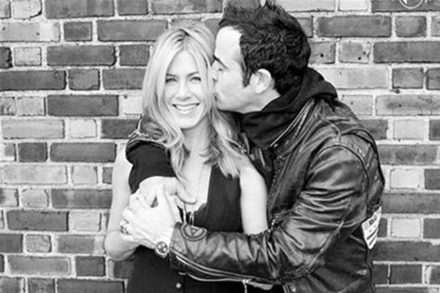 Энистон согласилась выйти замуж за Теру