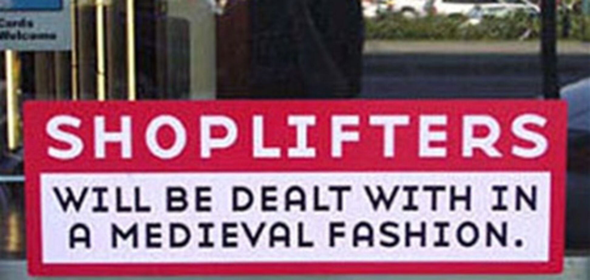 Жінка винесла з магазину 42-дюймовий телевізор під спідницею