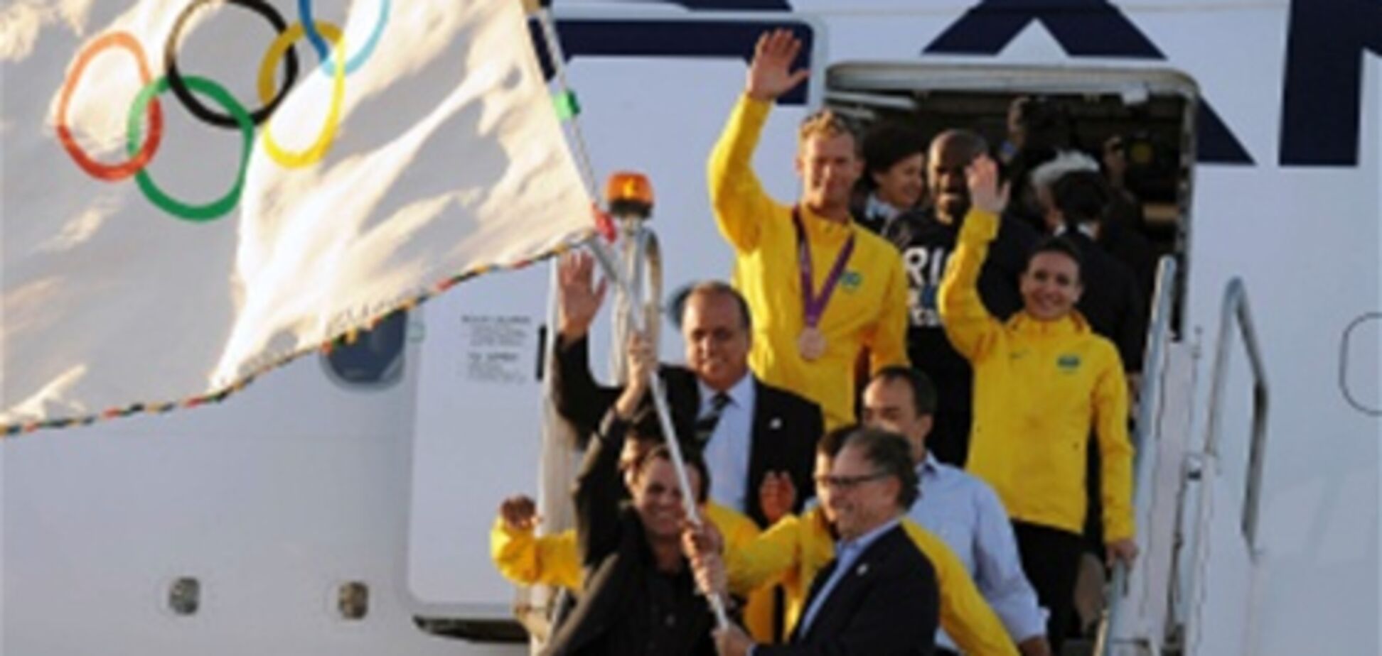 Олимпийский флаг прибыл в Рио-де-Жанейро