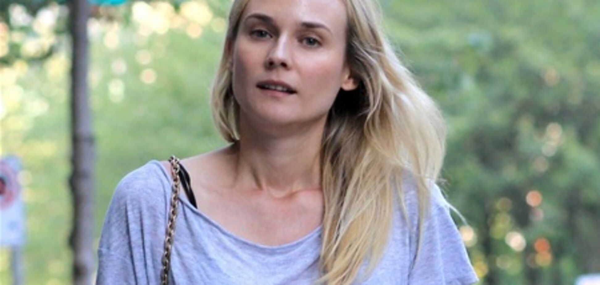 Дайан Крюгер бродит по Ванкуверу. Фото