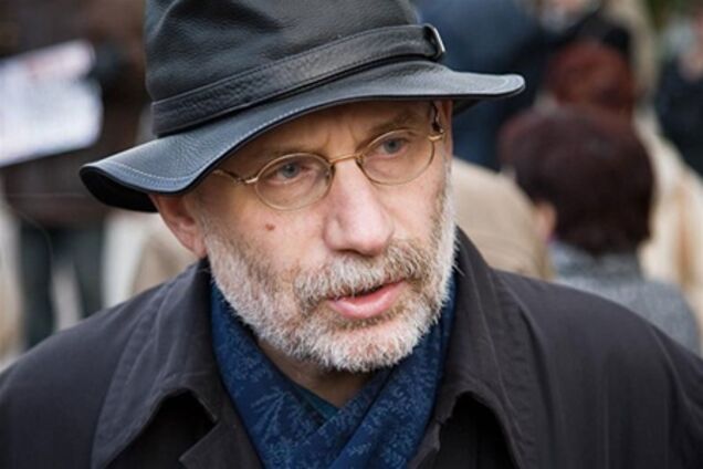 Акунін закликав інтернет-захисників Pussy Riot прийти завтра під суд