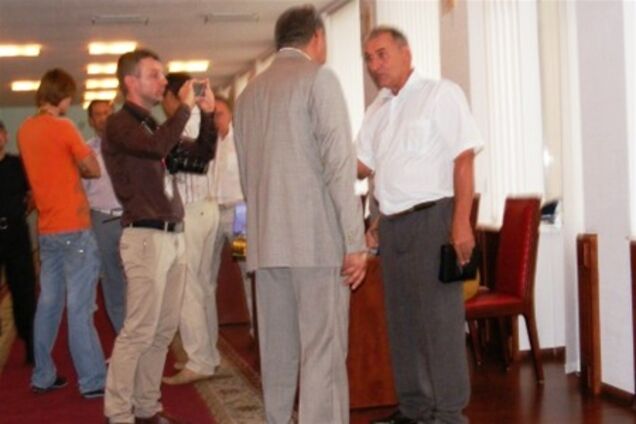 В Донецком облсовете оппозиционеры подрались с милицией