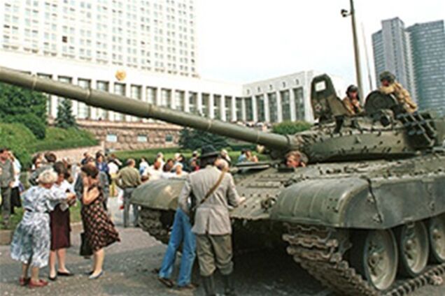 Путч розколов Болотну опозицію