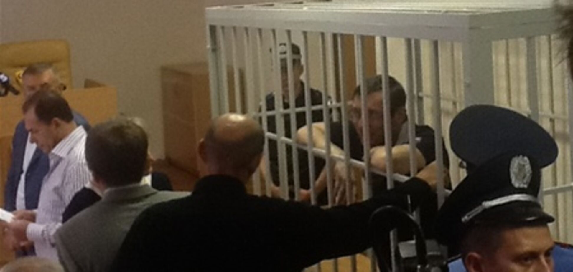 Судья зачитывает приговор Луценко