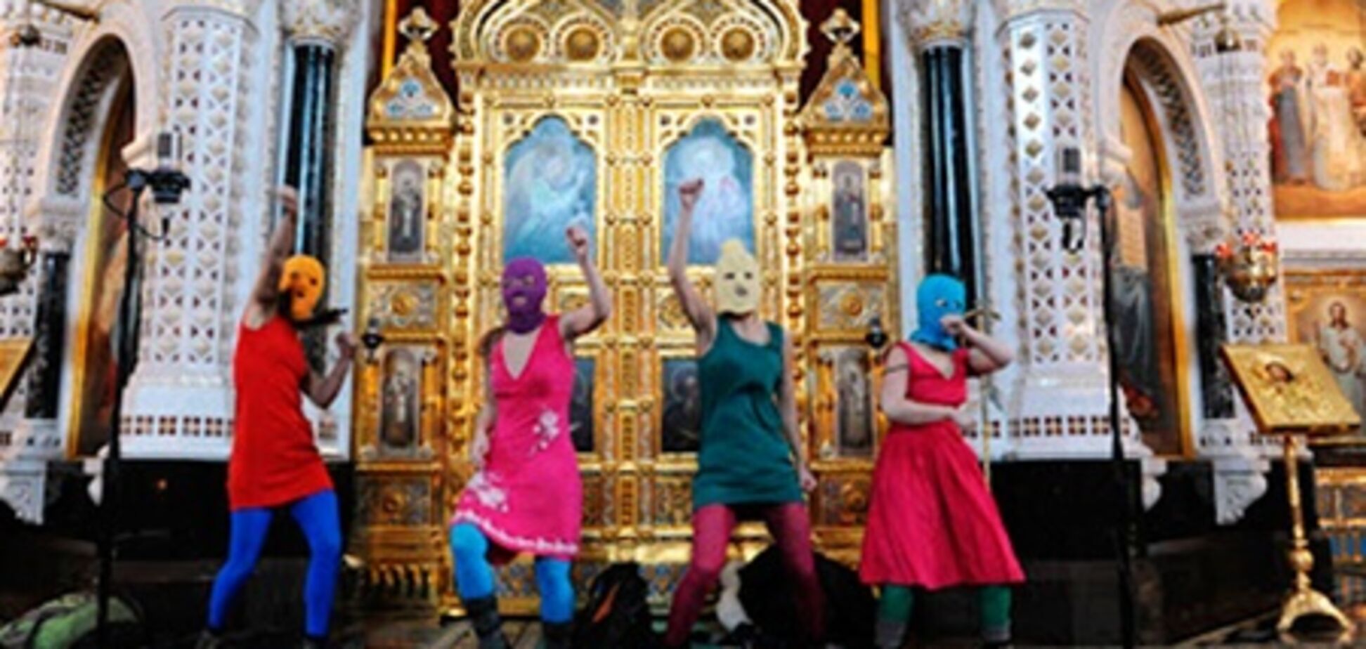 Писатель Сорокин назвал приговор Pussy Riot 'сползанием в феодализм'