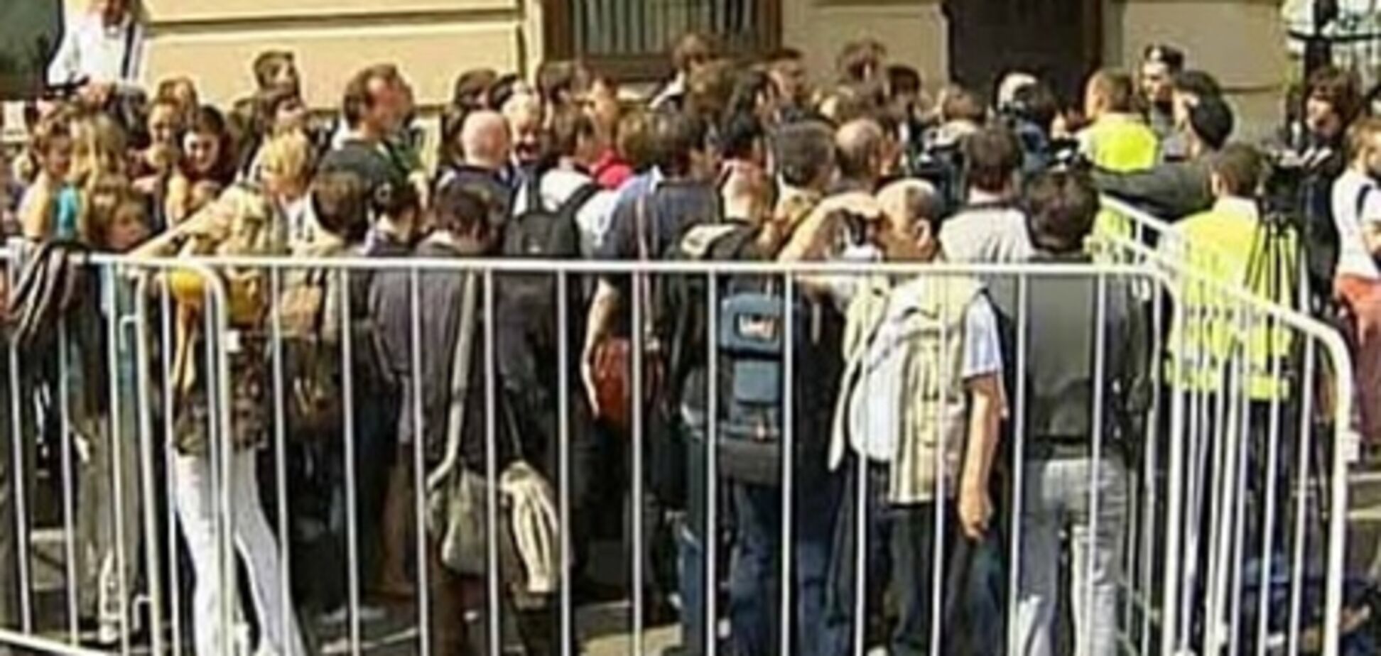 У здания суда, где приговорили Pussy Riot, задержали 50 человек