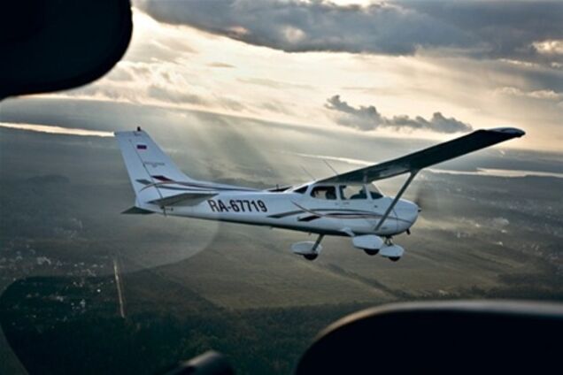 Самолет с главой МВД Филиппин на борту упал в море