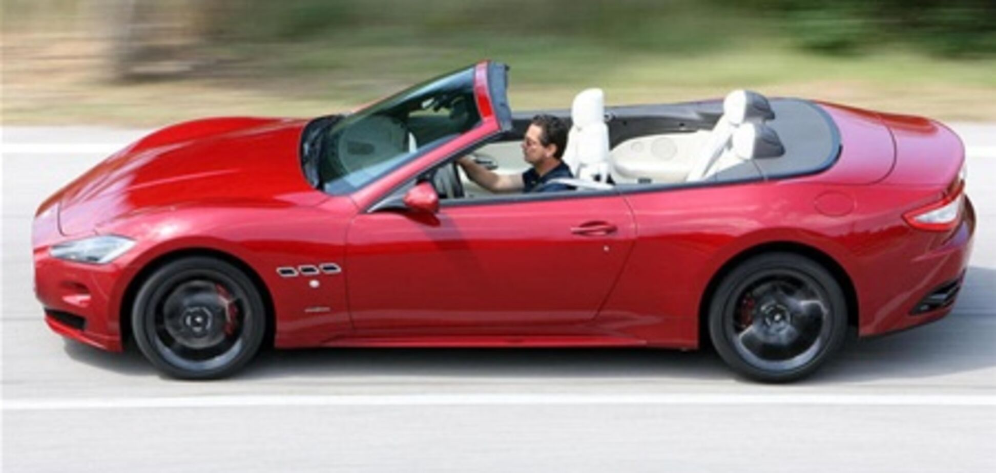 В Италии избавляются от Ferrari и Maserati: там заработал налог на роскошь 