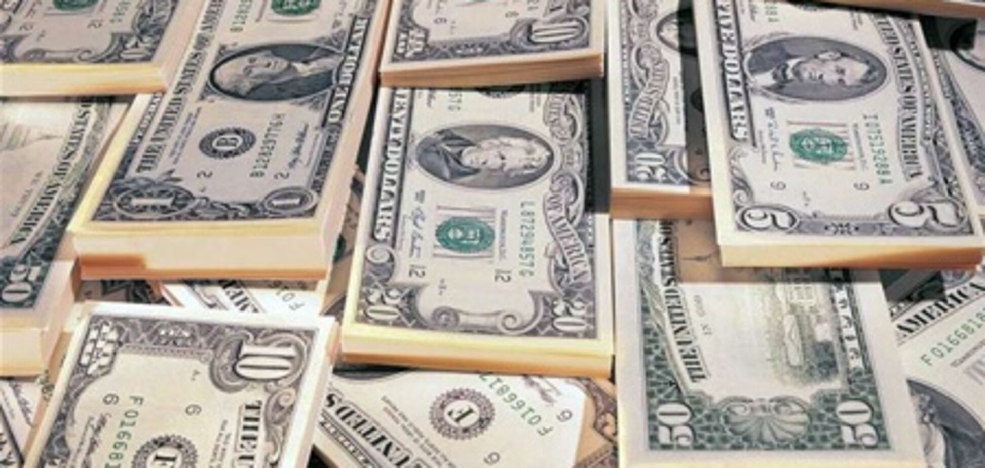 В Перу нашли 2 млн фальшивых долларов