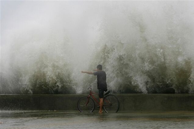 На Тайвань обрушився тайфун Саола 