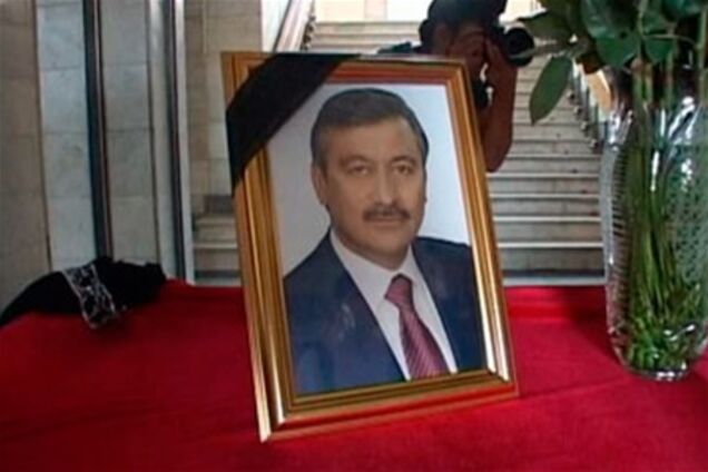 На могиле Джарты вырос целый комплекс. Фото