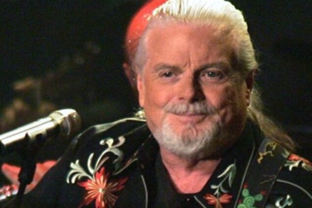 Умер исполнитель гимна хиппи San Francisco